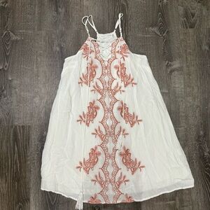 Cute white loose fitting summer/spring dress!